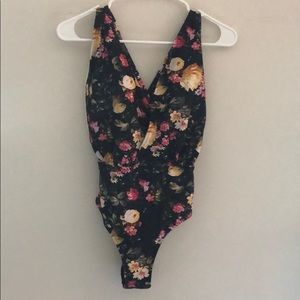 Cupshe swimsuit new with tags